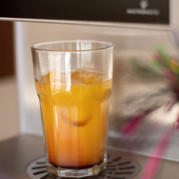 Gefülltes Cocktailglas